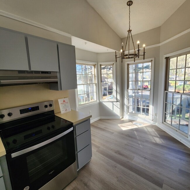 Photo - 5712 Finsbury Ct