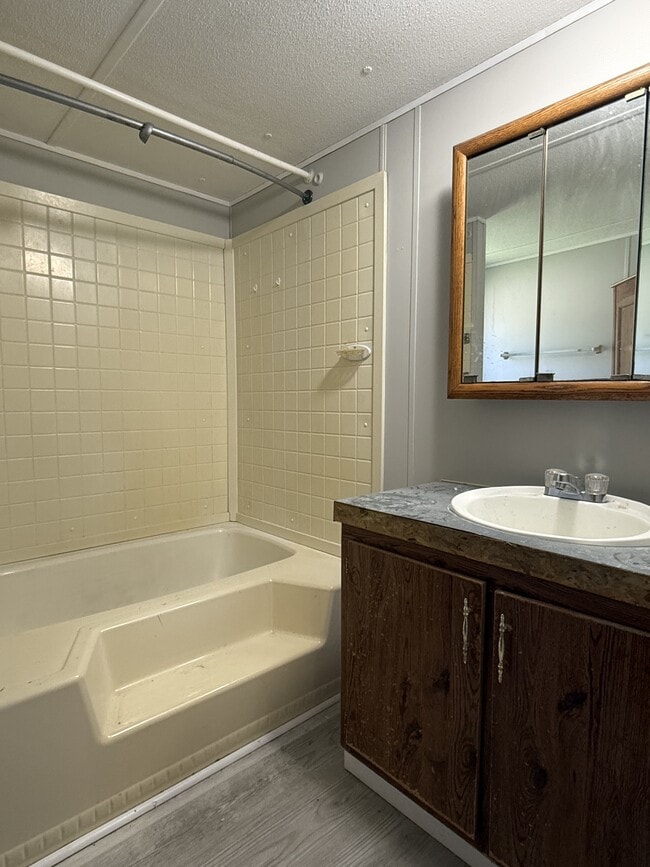 Photo - 4617 US-60