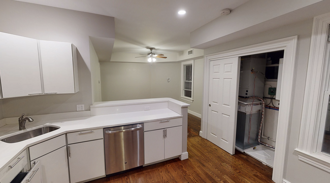 Photo - 167 Hampshire St Unidad 2-bed 1-bath #3 Rental