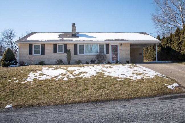 Adorable 3 Bedroom Ranch with In-Law Suite... - Adorable 3 Bedroom Ranch with In-Law Suite... House