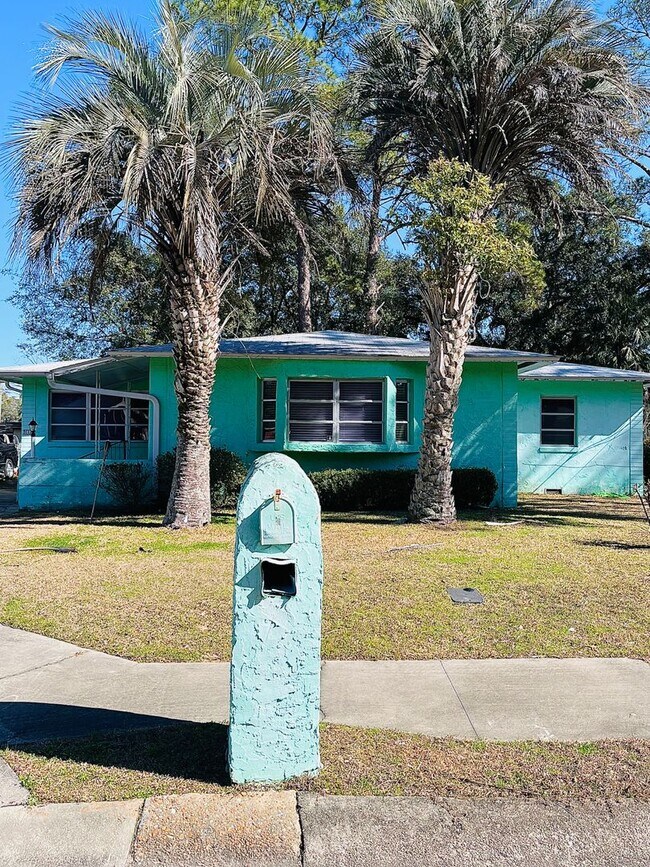 Photo - 3 Bed/2 Bath with one car garage home located in Jake Gaither Neighborhood!