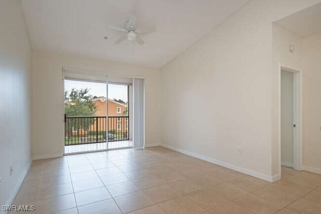 Photo - 1220 Reserve Way Unidad 305