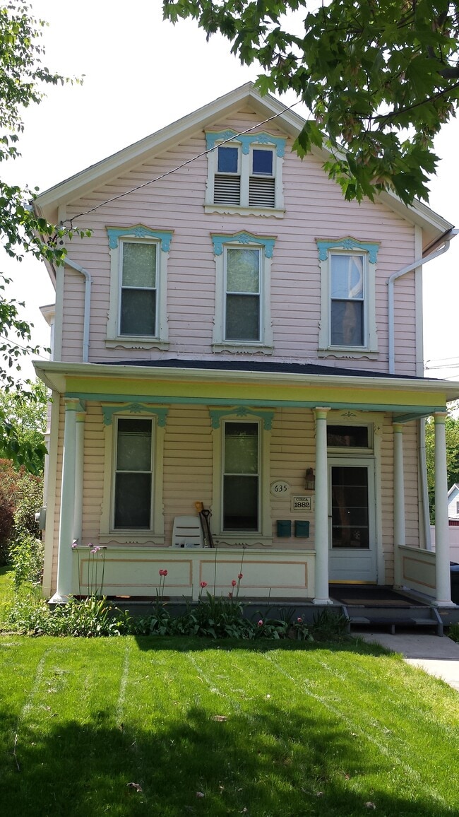 Building Photo - 635 5th St Unit 1
