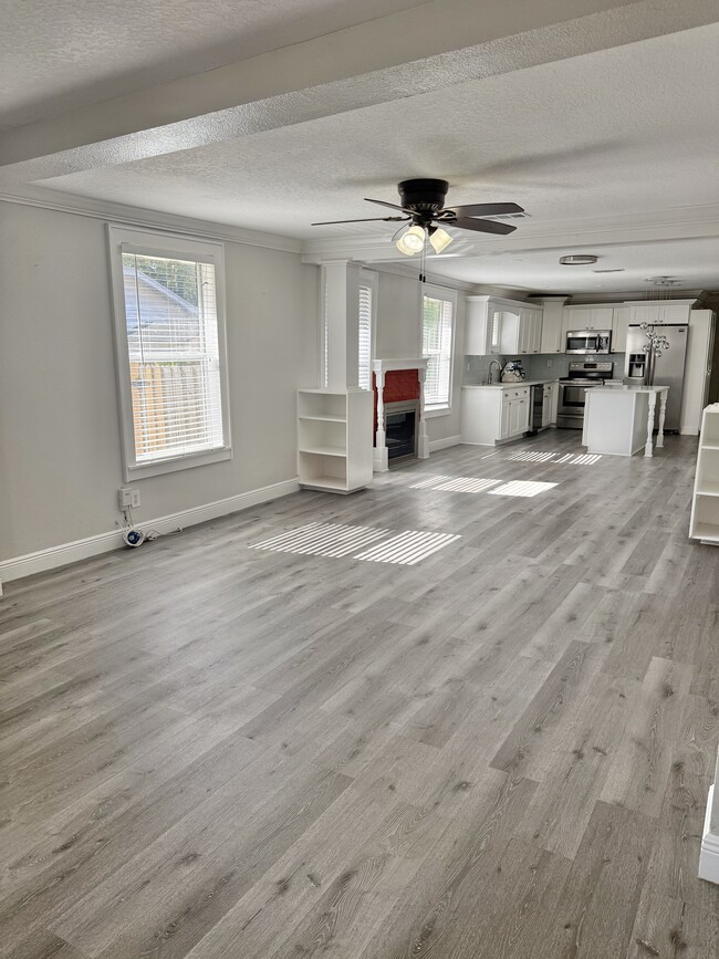 Photo - 5904 N Eustace Ave