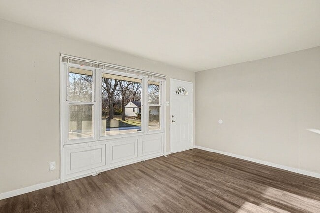 Photo - 1711 Nemnich Rd