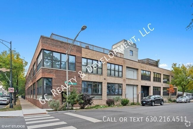 Building Photo - 2804 N Lakewood Ave Unit 205 ,  205 Rental