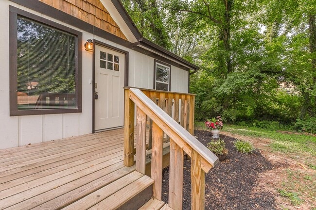 Photo - 3 bedroom updated home in a quiet, peaceful setting!