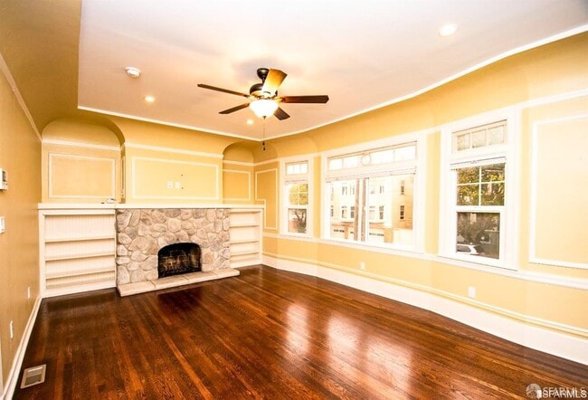 Building Photo - 4927 California St Unit A