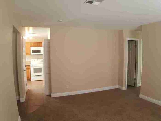 Photo - 301 Kings Ave