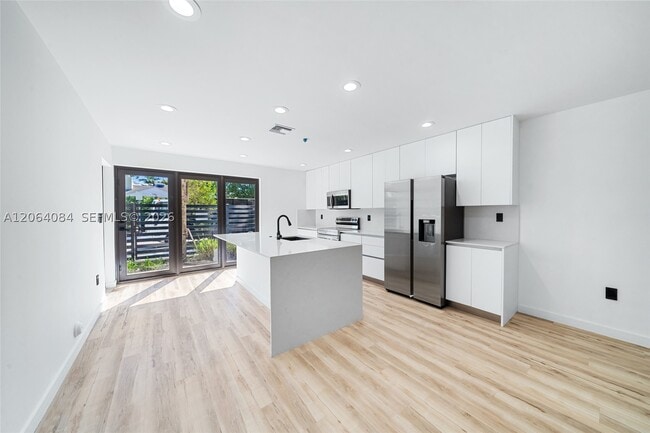 Photo - 11 NE 51st St