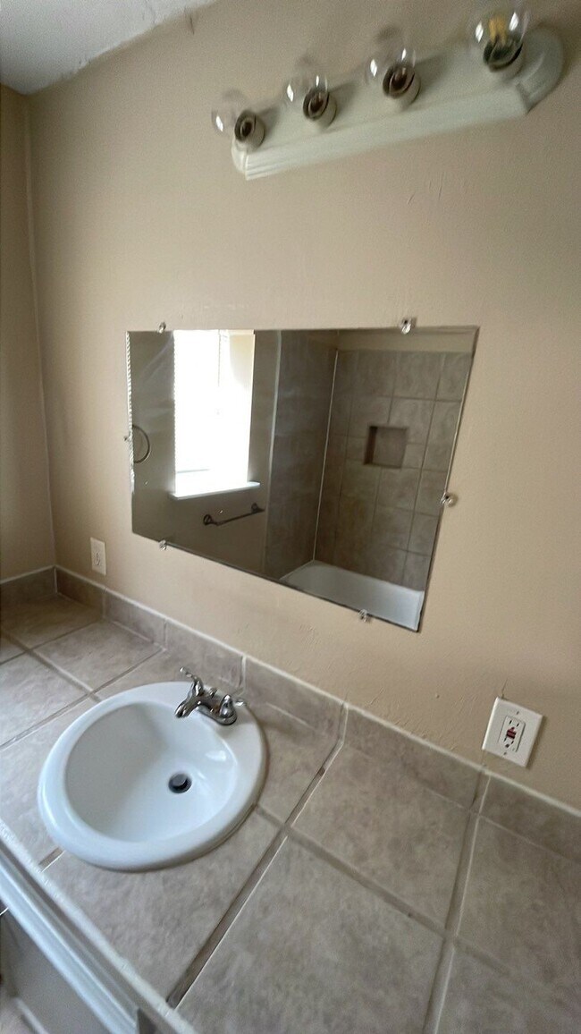Photo - 1305 Adams St