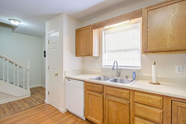 Photo - 3 Bedroom / 2.5 Bath Condo - Johnson City, TN