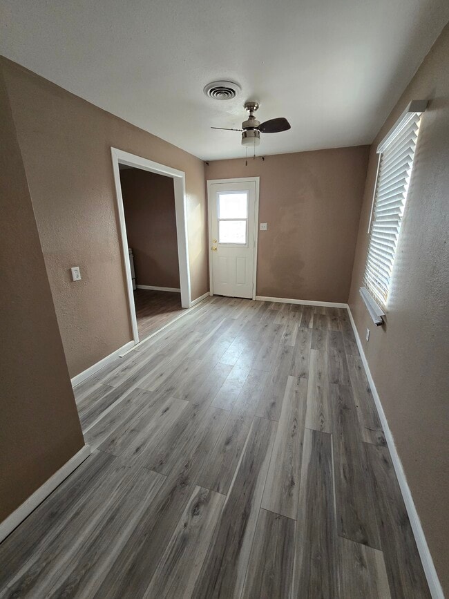 Photo - 277 E Darby Rd