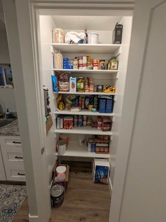 Photo - 613 E 8800 S