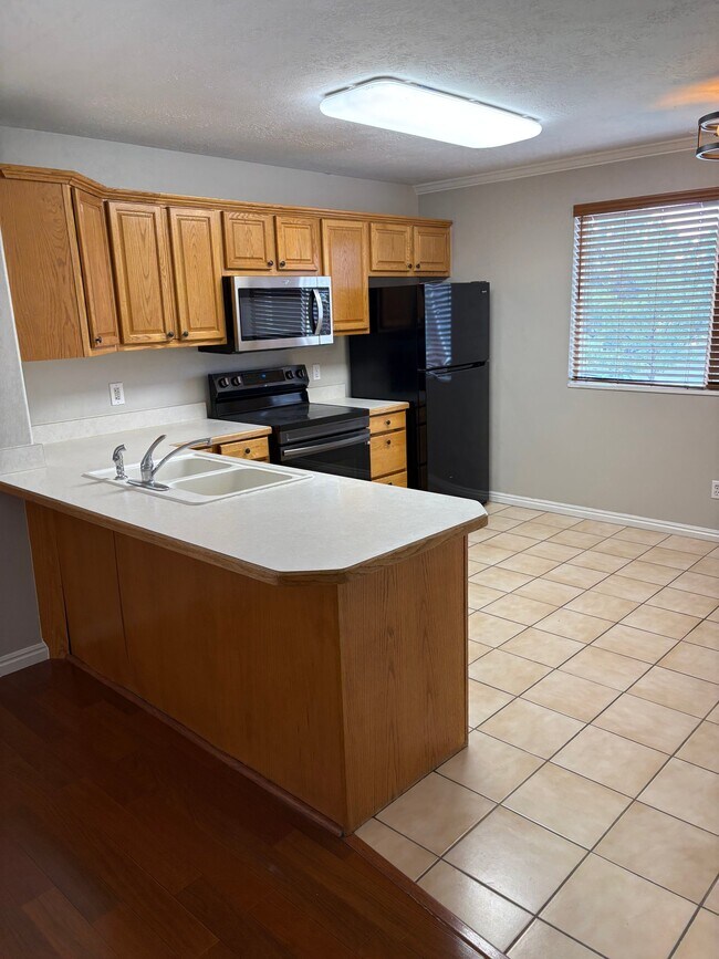 Photo - 414 400 N Unit 1