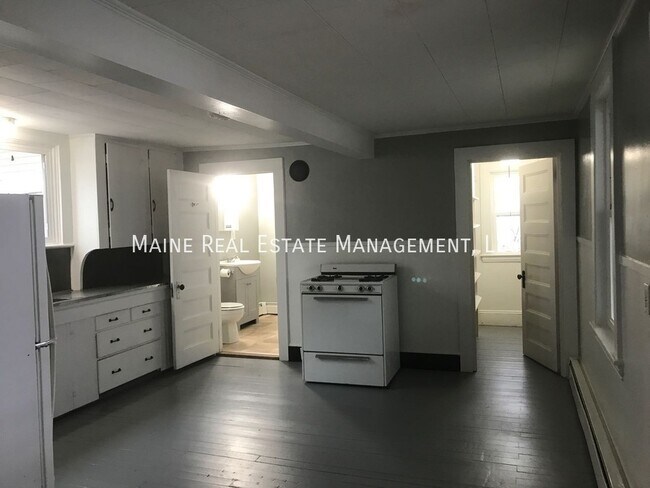 Photo - 198 Center St Unit 2