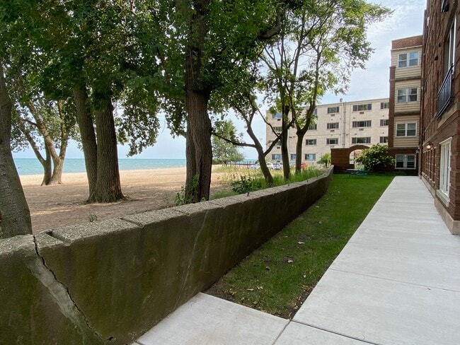 Photo - 1055 W Pratt Blvd Unidad 2A