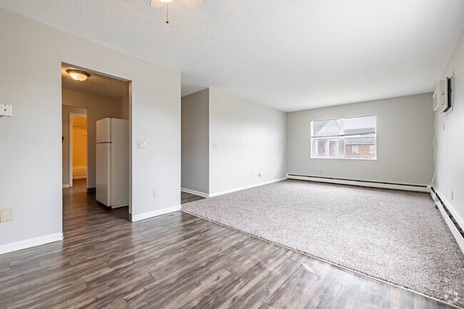 1BR, 1BA - 625SF - Living Room - Magnolia Pointe Apartments