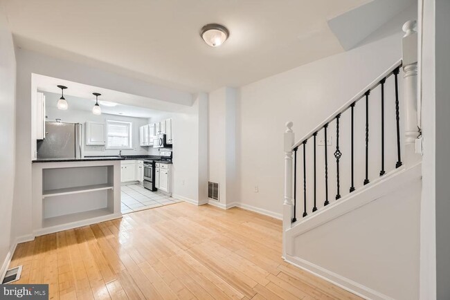 Photo - 128 N Bradford St Townhome