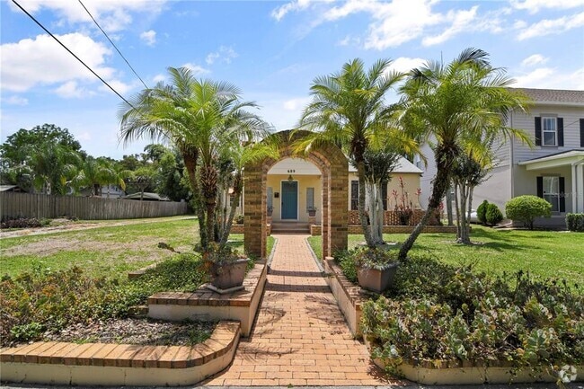Building Photo - 689 Overspin Dr Rental