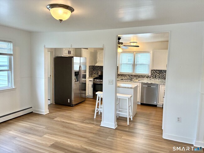 Photo - 658 Beechmont Ave