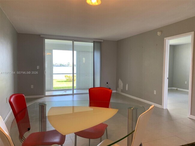 Photo - 3010 Marcos Dr Unit R105