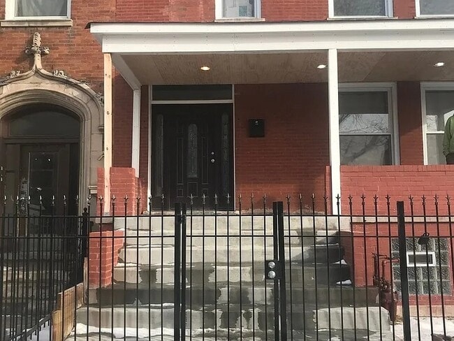 Photo - 4751 S Prairie Ave Unit 1