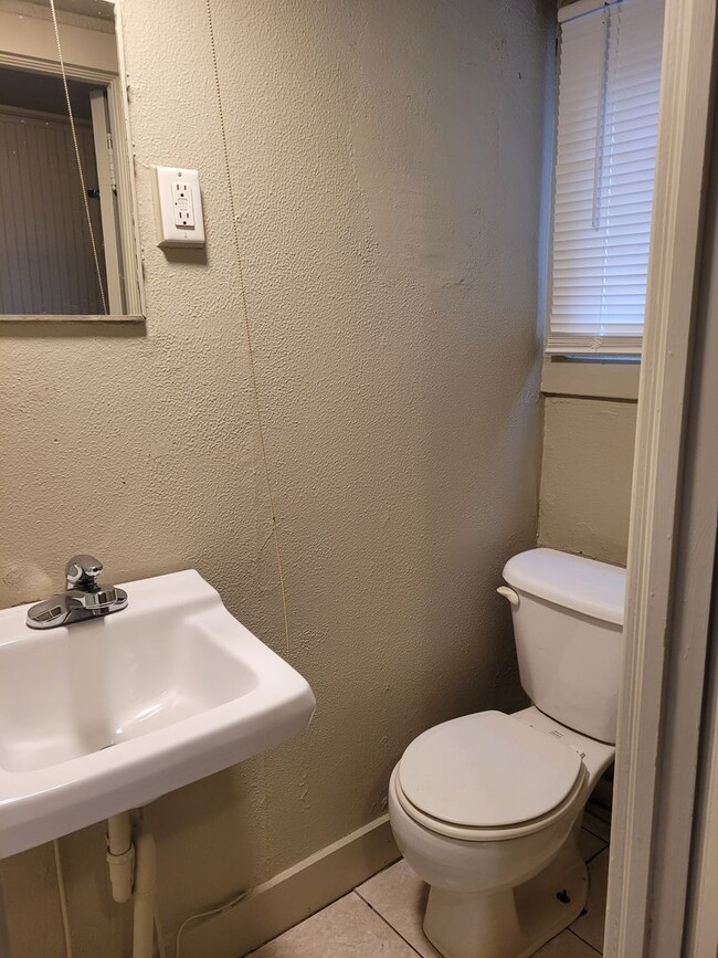 Photo - 7 N Washington St