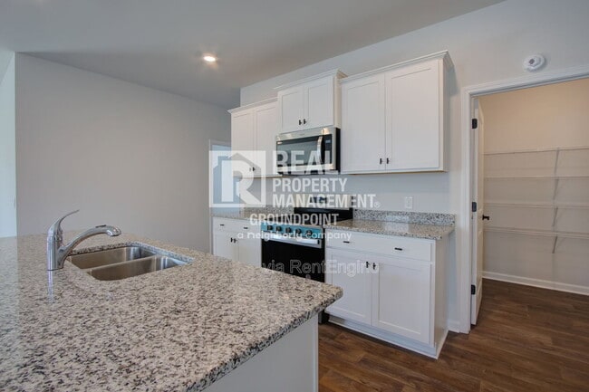 Photo - 729 Long Blf Rd
