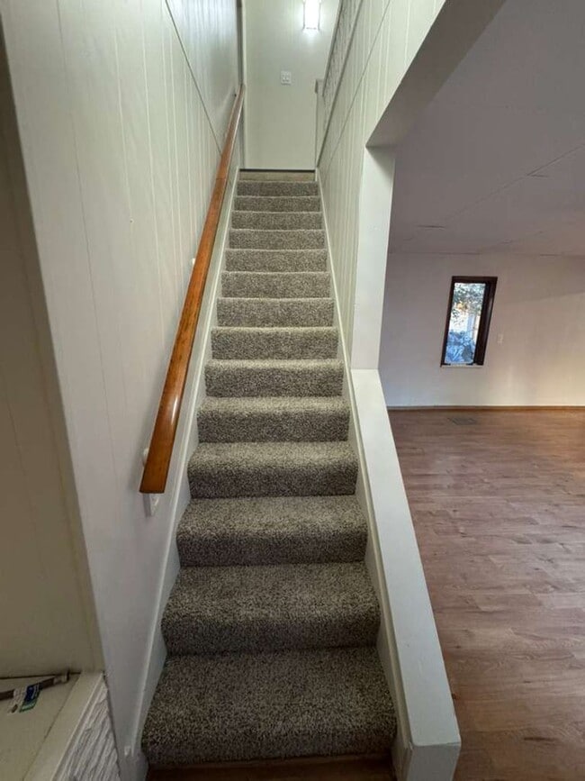 122 N Holland Ave