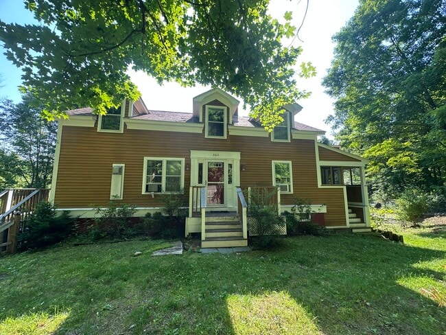 Photo - 560 S East St