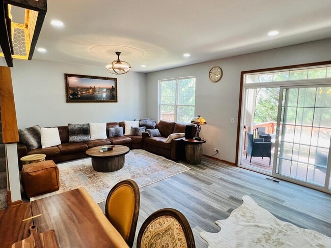 105 Neutrenton Ave