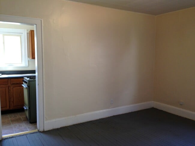 Building Photo - 864 Chalker St Unit 2