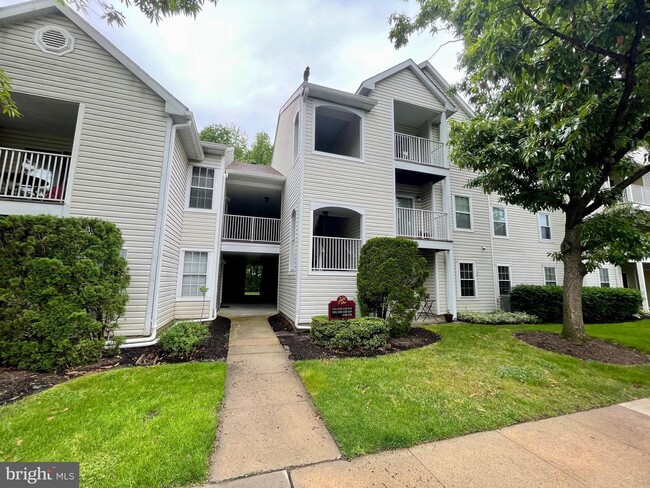 Building Photo - 124 Walden Cir Unit 124 Rental