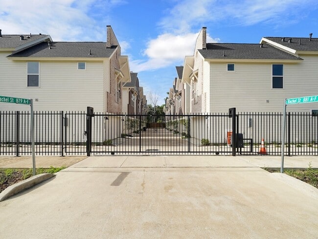 Building Photo - 881 Rachel St