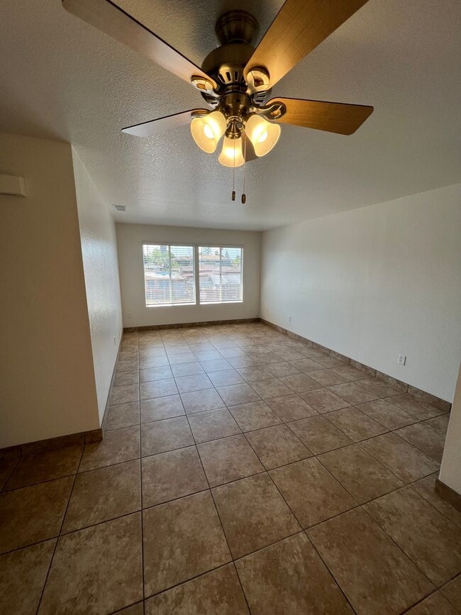 Photo - Move in Special!! $1000 off 1st Month's Rent!! Unidad 849