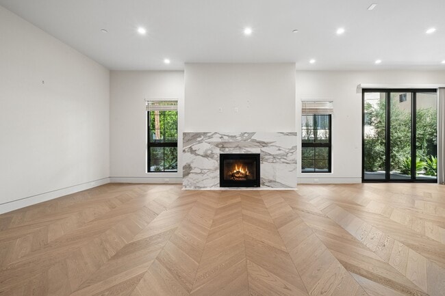 Photo - 652 Huntley Dr