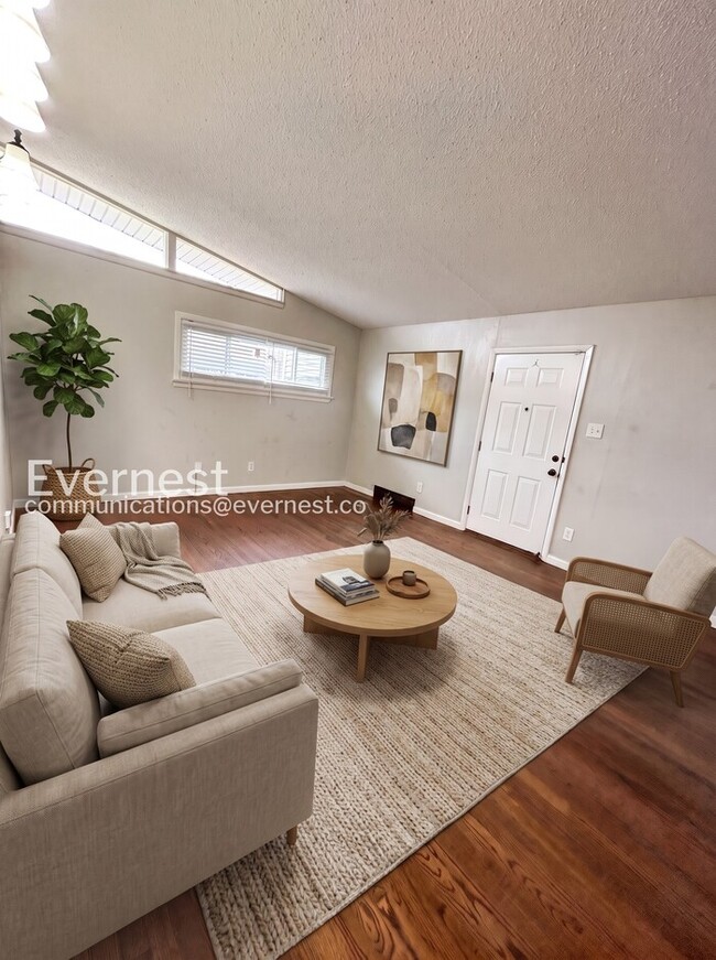 1130 Trampe Ave