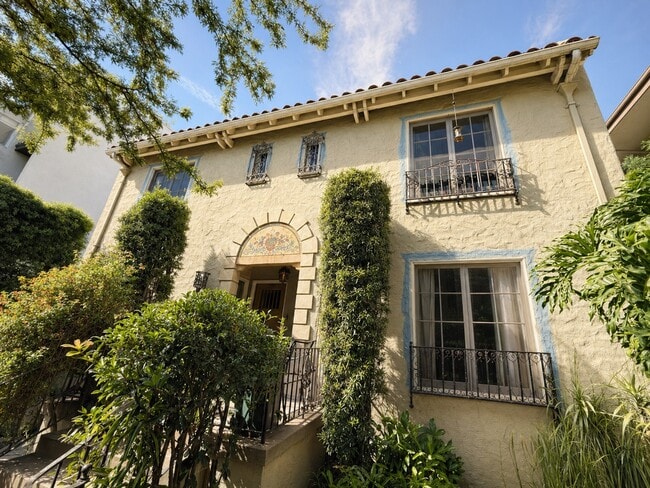 Entrada principal - 1119 Hacienda Pl Unidad 1119 34