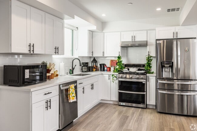 Building Photo - 3437 S Catalina St