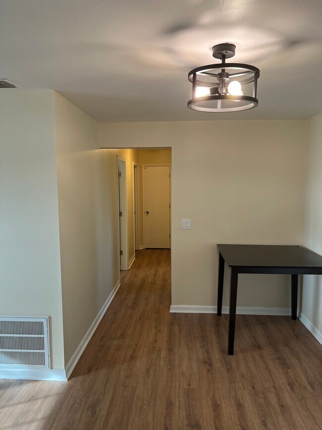 Photo - 7007 Cedarhurst Dr Unit 3