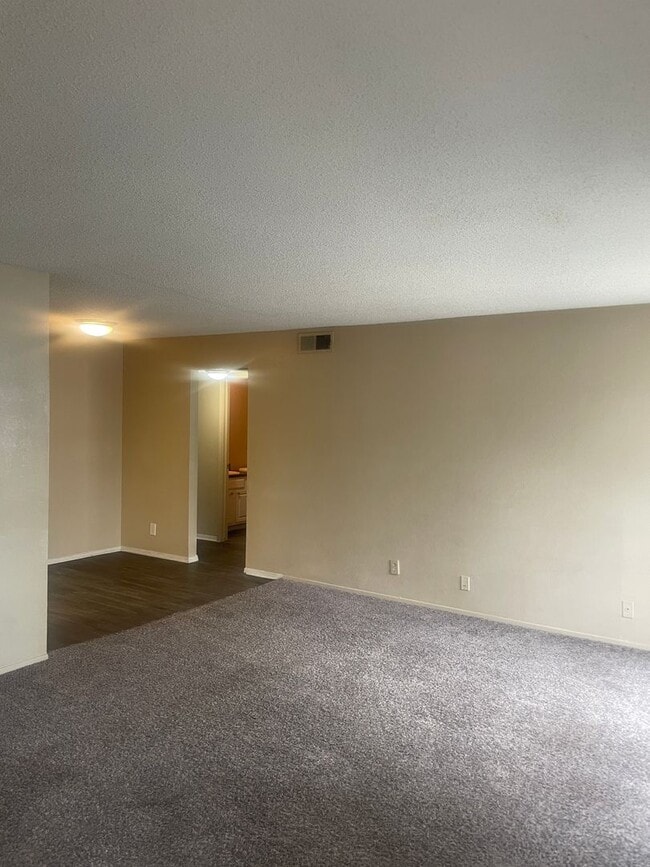 Building Photo - 2421 E 55th Pl Unit 2421 E. 55th Pl.  36 Rental
