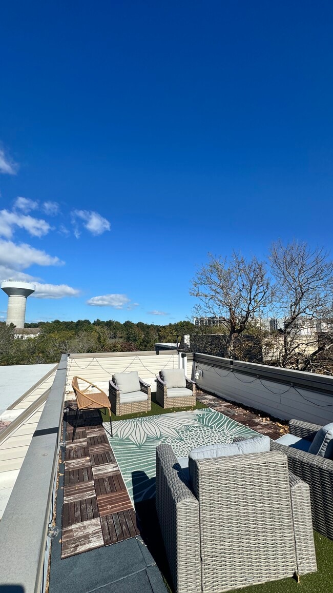 Building Photo - 2810 Wiigwaas Ln