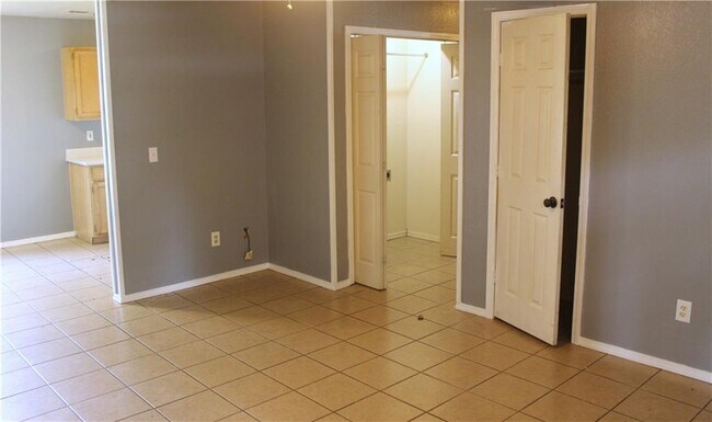 Photo - 193 Wade Ln Unit 5