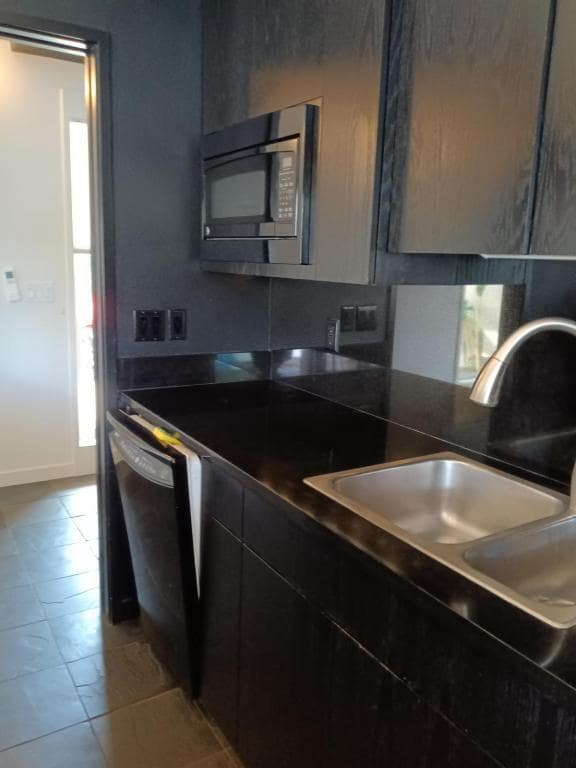 Photo - 203 Heleuma Pl