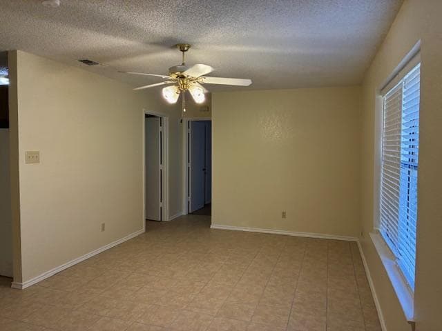 Photo - 405 Rockcrest Dr