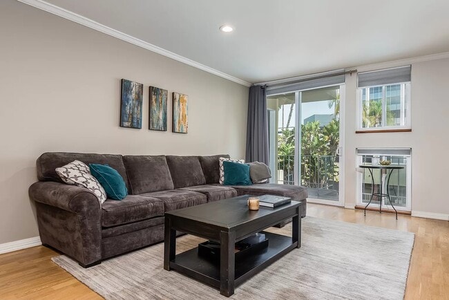 Photo - 4610 Densmore Ave