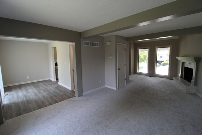 Photo - Updated 2 BEDROOM 1.5 BATH DUPLEX