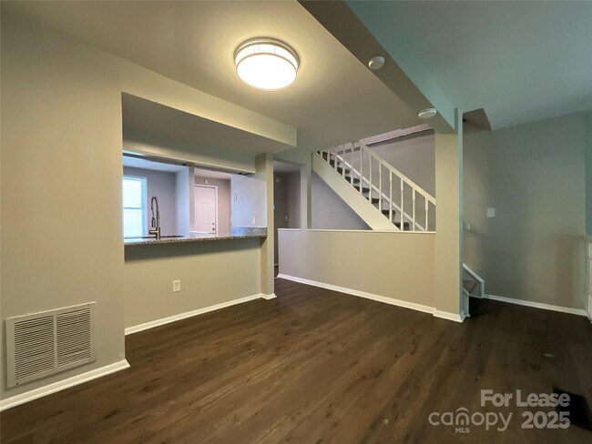 Photo - 7305 Pebblestone Dr