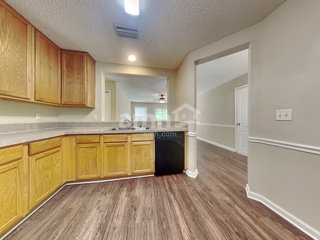 Photo - 7049 Beekman Lake Dr